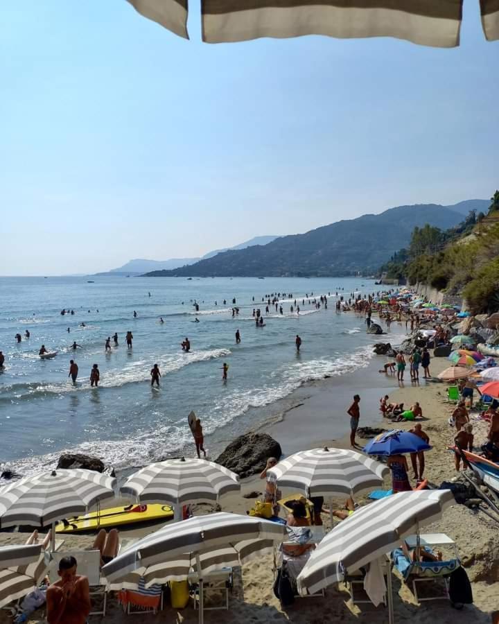Casa Al Mare Apartman Ventimiglia Kültér fotó